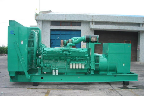 武侯工厂发电机应急发电时如何更准确地检查发电机状态？